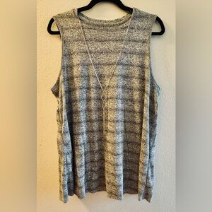 AB Studio Women's Gray Tunic With Detachable Silver Necklace. Size Large.